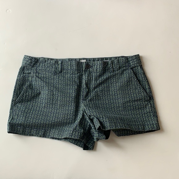 GAP Olive Patterned Summer Shorts - Picture 1 of 5
